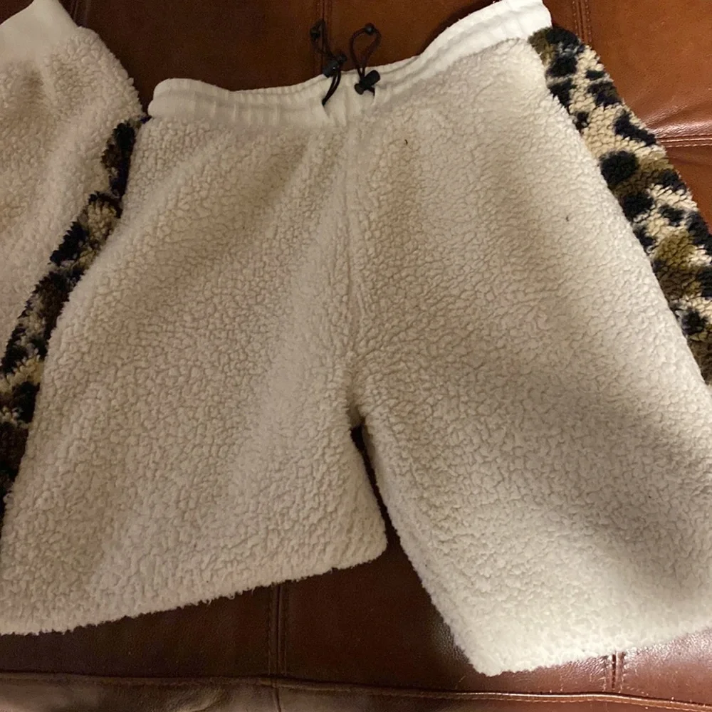 Size medium fashion nova teddy bear jogging suit - Picture 5 of 7